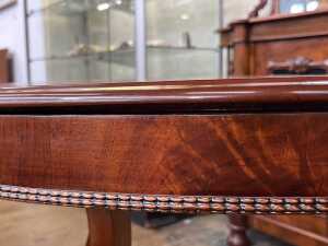 Early 19th century European mahogany oval centre table - 4