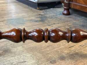 Early 19th century European mahogany oval centre table - 6