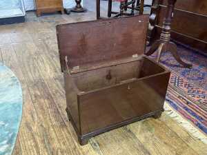 Antique timber box with lid - 2