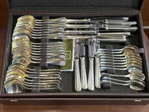 Christofle silver plated cutlery setting for twelve in felt-lined canteen - 2