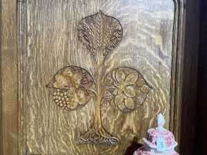 Antique English Arts and Crafts oak sideboard - 5