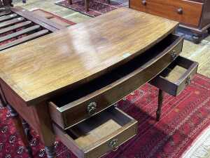 Early Victorian mahogany bow front ladies desk - 3