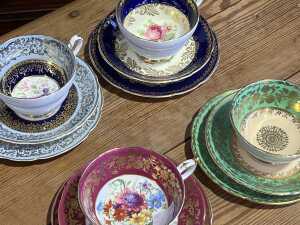 Six Paragon gilded porcelain trios - 3