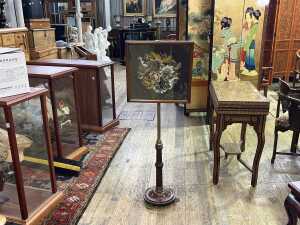 William IV banner pole and screen