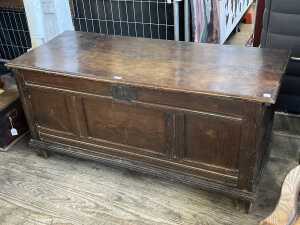 17th century English oak coffer - 2