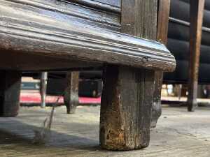 17th century English oak coffer - 6
