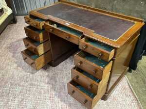 Victorian mahogany pedestal desk, c.1880s - 3
