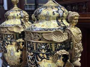 Pair of decorative Neo-Classical style ceramic urns with cast metal base and mounts - 2
