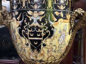 Pair of decorative Neo-Classical style ceramic urns with cast metal base and mounts - 3
