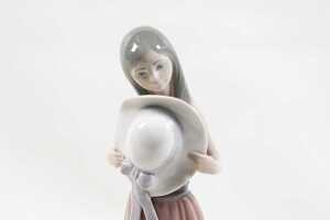 Three Lladro porcelain girl figures - 4