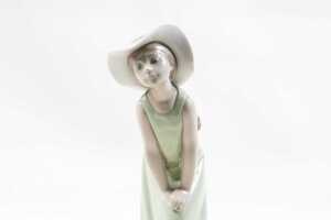 Three Lladro porcelain girl figures - 3