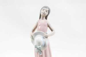 Three Lladro porcelain girl figures - 4