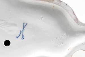 Pair of Meissen porcelain sweetmeats dishes - 6