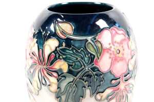 Moorcroft Pottery 'Oberon' ceramic vase, c. 1993. - 3