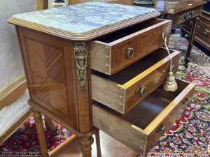 French satinwood cabinet or bedside - 4