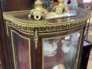 French Louis XV style vitrine - 2