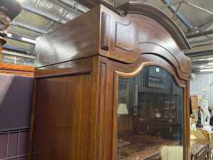Antique French walnut bookcase or display cabinet - 5