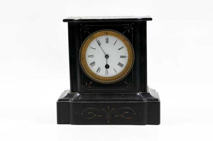 Antique French mantel clock