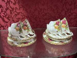 Royal Albert 'Old Country Roses' porcelain tea setting for six - 3