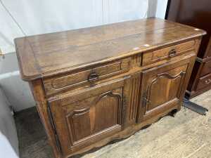 Antique French Provincial oak sideboard - 2