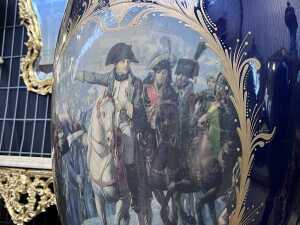 Pair of French Sevres style urns - 7
