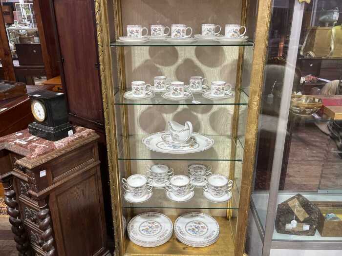 Wedgwood 'Kutani Crane' porcelain dinner setting for ten