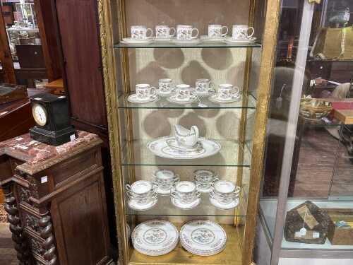 Wedgwood 'Kutani Crane' porcelain dinner setting for ten