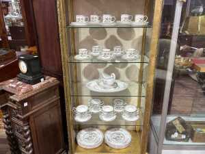 Wedgwood 'Kutani Crane' porcelain dinner setting for ten
