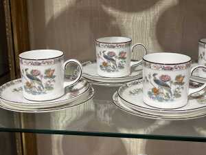Wedgwood 'Kutani Crane' porcelain dinner setting for ten - 3