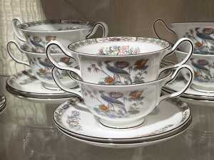 Wedgwood 'Kutani Crane' porcelain dinner setting for ten - 4