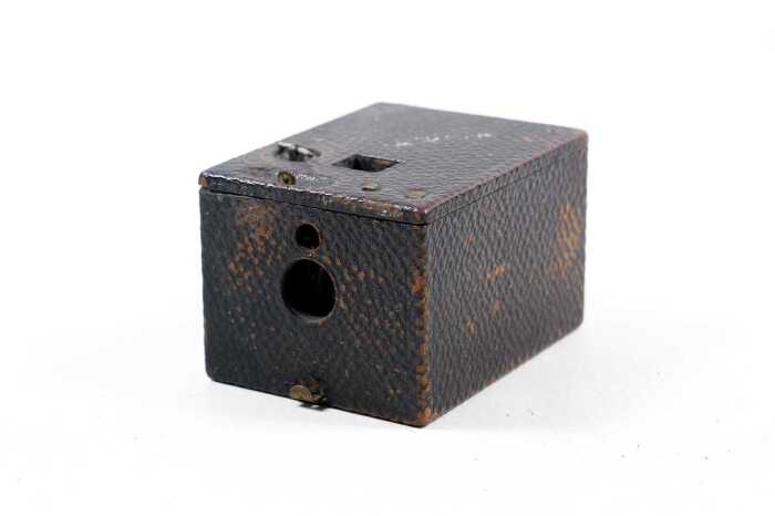 Antique Pocket Kodak '99 Model box camera, c.1899