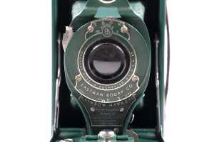 Kodak Rainbow Hawk-Eye No.2A folding model B film camera in green - 3