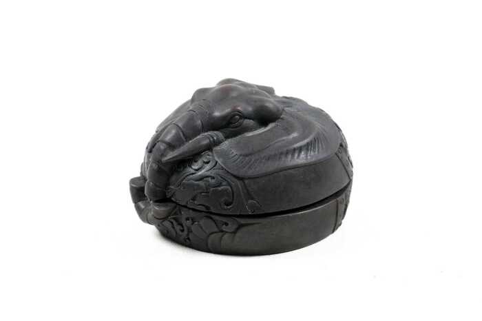 Japanese figural bronze trinket box with high-relief elephant's head