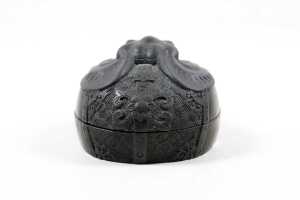 Japanese figural bronze trinket box with high-relief elephant's head - 3