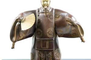Japanese Meiji-style gilt spelter figure of a Noh Kabuki actor - 3