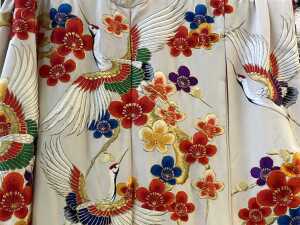 Traditional Japanese silk bridal kimono with flower and crane silk and gold thread embroidery - 4