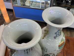 Pair of Fen Cai twin ear porcelain vases - 5