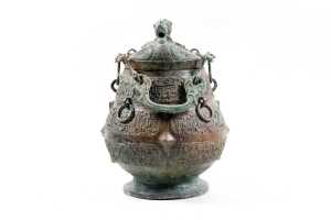 Chinese bronze ritual vessel with bird detail
