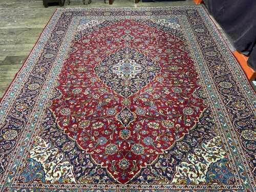 Persian Kashan hand knotted wool rug