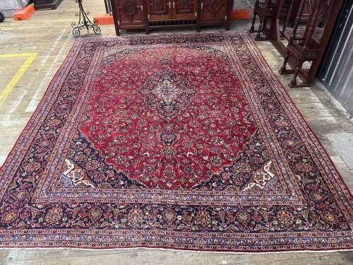 Persian Kashan hand knotted wool rug