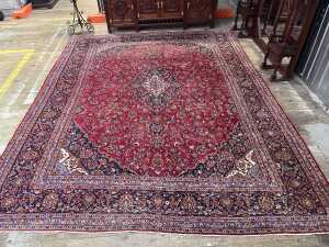 Persian Kashan hand knotted wool rug