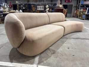RJ Living sectional sofa RRP $4,050 (display stock as new) - 3