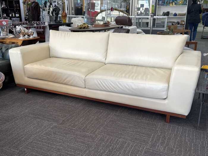 Artifex Australia two and a half seater Brahman Rodeo cream leather sofa