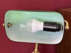Marble and brass banker's desk lamp with green shade. - 4