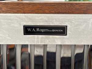 W.A. Rogers from Oneida 'Kings' silver-plated cutlery setting for eight - 4