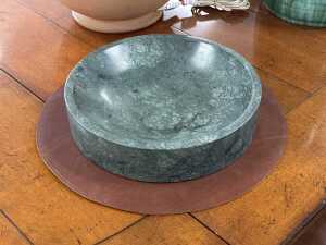 Florabelle Living 'Solange' green marble bowl with leather table mat