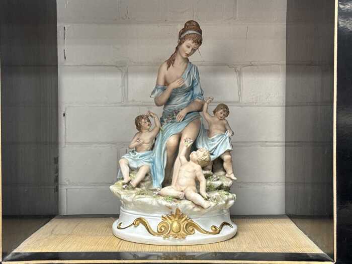 Capodimonte porcelain figural group of Venus and Cherubs