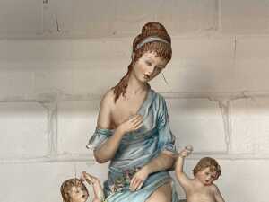 Capodimonte porcelain figural group of Venus and Cherubs - 2