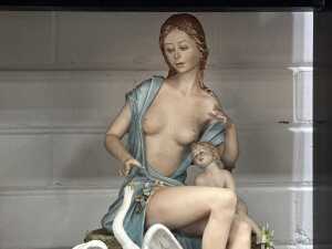 Capodimonte porcelain figure group of Leda and the Swan - 2