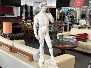 Plaster statue of Michelangelo's David with matching plinth - 2